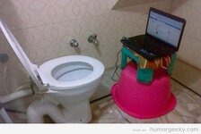 ordenador-en-el-baño.jpg