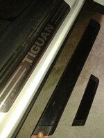 Montaje moldura puerta Tiguan.jpg