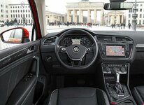 DB2016AU00255_large.jpg