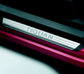 Listón acceso Tiguan.jpg